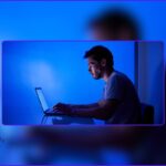 تاثیر باورنکردی نور آبی بر پیری پوست